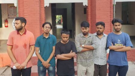 বুয়েটে ছাত্র রাজনীতি চাওয়ায় হত্যার হুমকি পাচ্ছেন, দাবি ৬ শিক্ষার্থীর