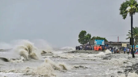 স্থলভাগে টানা ৪৮ ঘণ্টা ঘুরেছে ঘূর্ণিঝড় রেমাল, নেপথ্যে যে কারণ