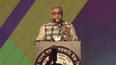 প্রতিষ্ঠানে অতিরিক্ত রাজনীতি শিক্ষাব্যবস্থাকে নষ্ট করে দেয়: ঢাবি উপাচার্য