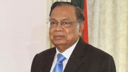 শিক্ষক-কর্মকর্তাদের আন্দোলন থেকে অর্থমন্ত্রীর পদত্যাগ দাবি