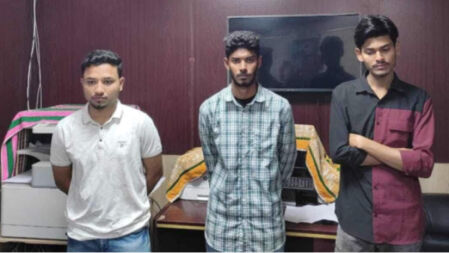 জাবিতে ছিনতাইয়ের ঘটনায় তিন শিক্ষার্থীকে বহিষ্কার