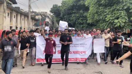 কোটা আন্দোলনে একাত্মতা বুটেক্স শিক্ষার্থীদের, তেজগাঁওয়ে বিক্ষোভ