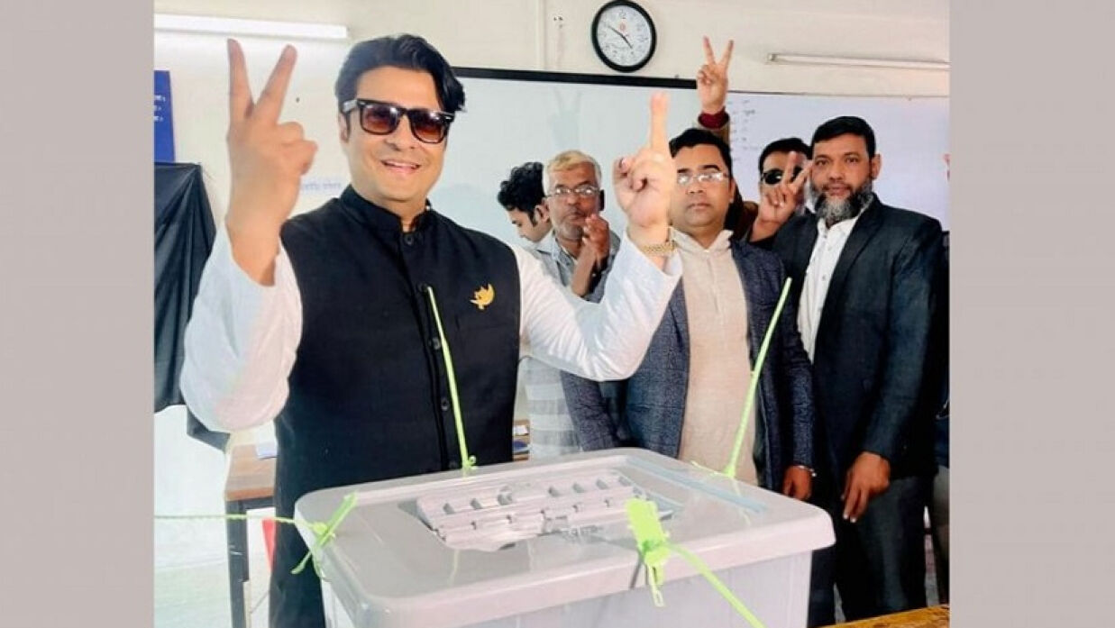 নায়ক ফেরদৌস কোথায়?