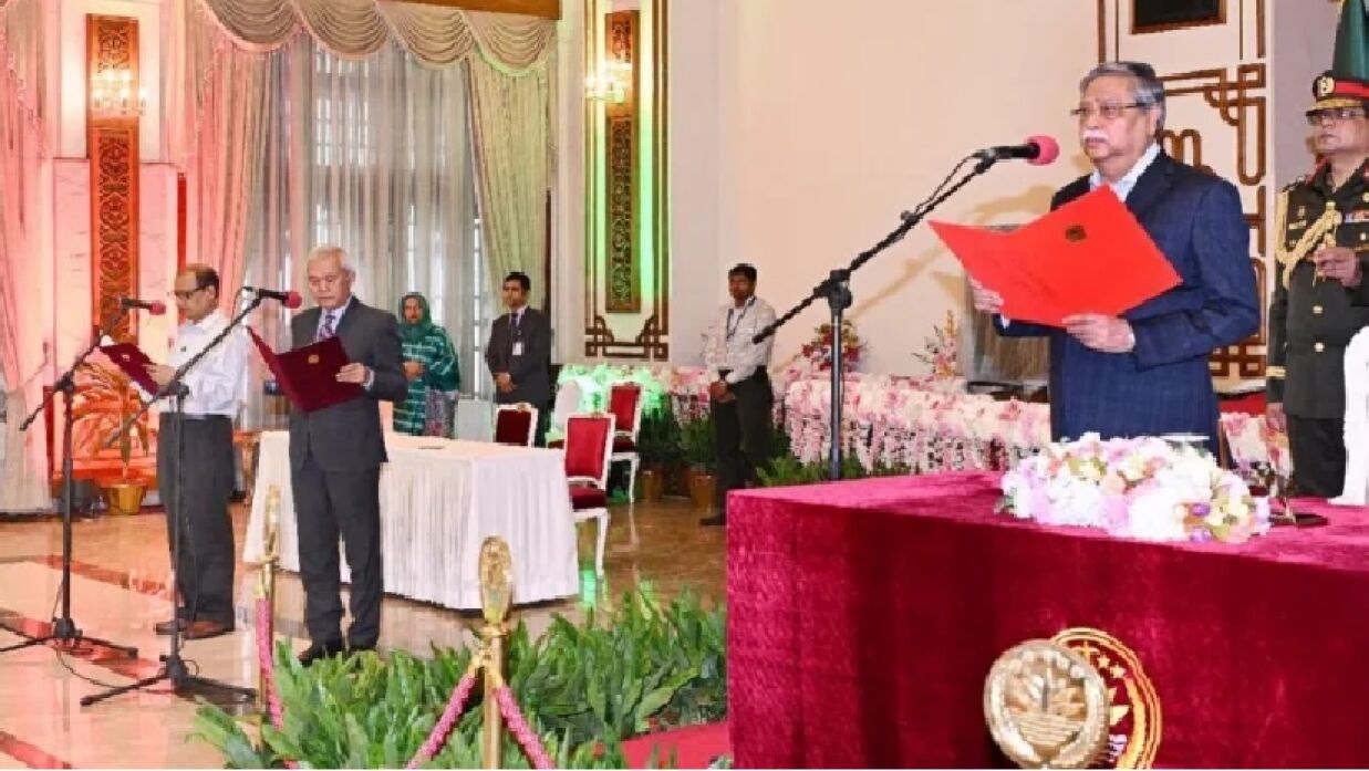 নতুন শপথ নেয়া দুই উপদেষ্টা মন্ত্রণালয় পেলেন