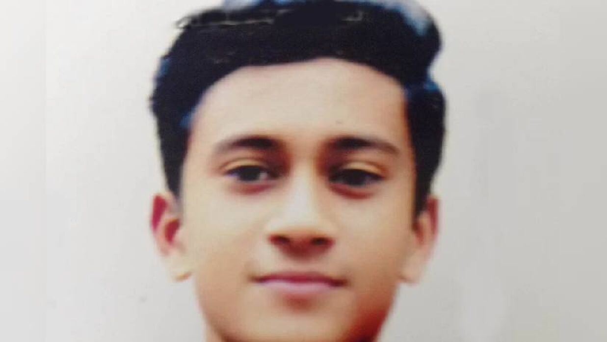 চাঁদপুরে  ট্রাফিক নিয়ন্ত্রণ করতে গিয়ে পা ভাঙলো শিক্ষার্থীর