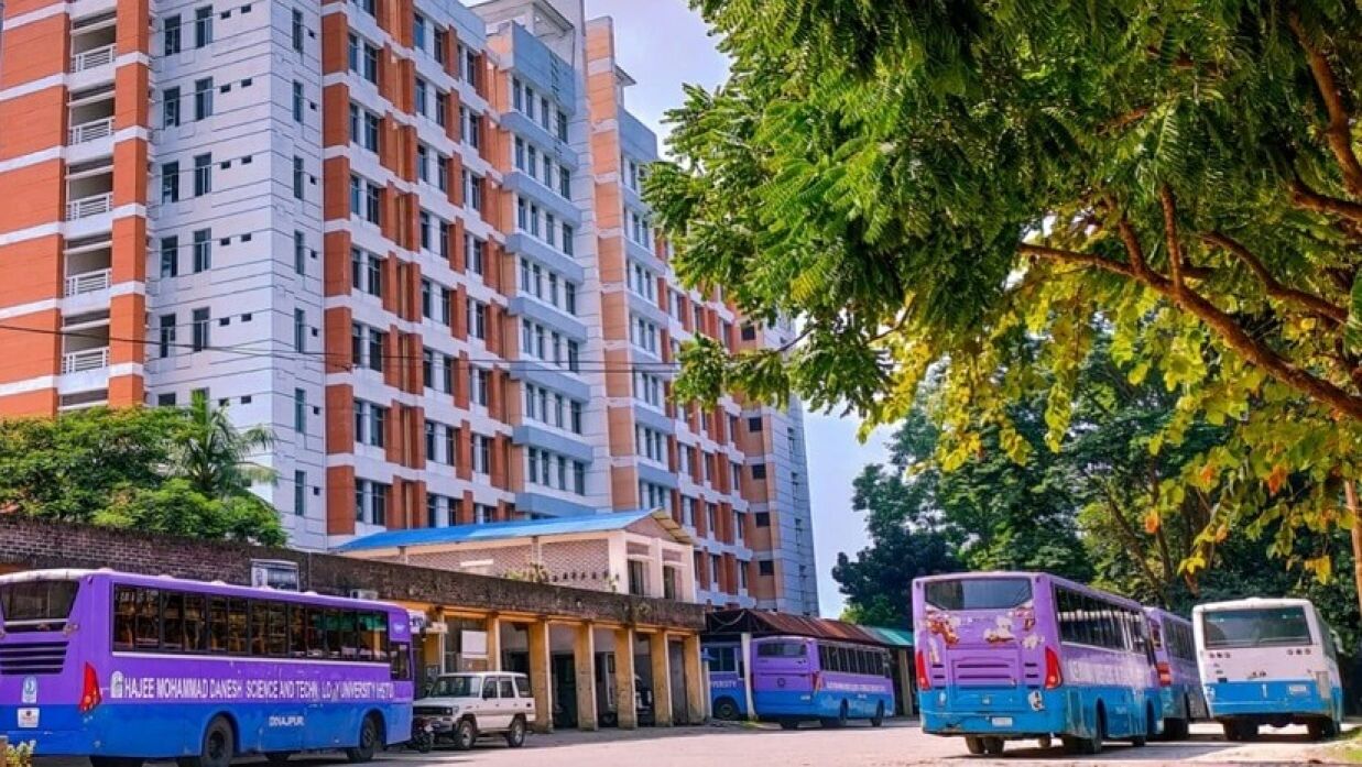 পদত্যাগের হিড়িকে ফাঁকা প্রশাসন, অচলাবস্থা হাবিপ্রবিতে