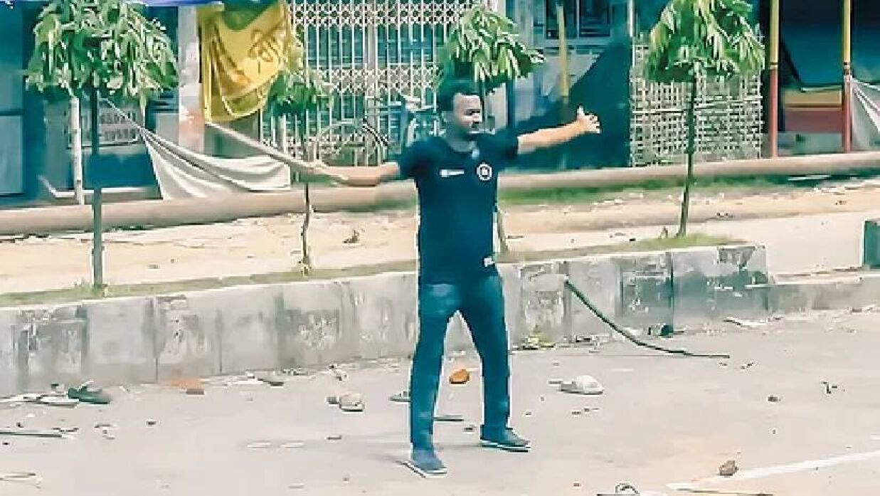আবু সাঈদ হত্যা, সাবেক আইজিপি বিশ্ববিদ্যালয় ও শিক্ষকসহ ১৭ জনের বিরুদ্ধে মামলা