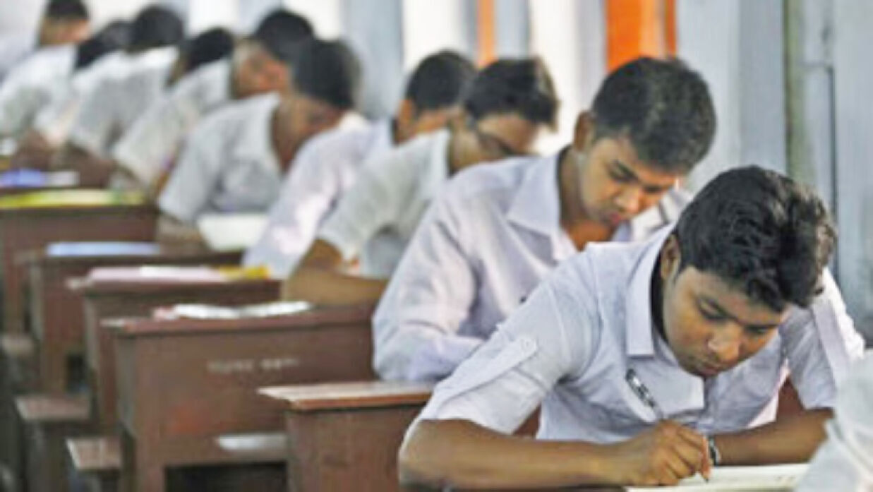স্থগিত এইচএসসি পরীক্ষা বাতিল করে আদেশ জারি 