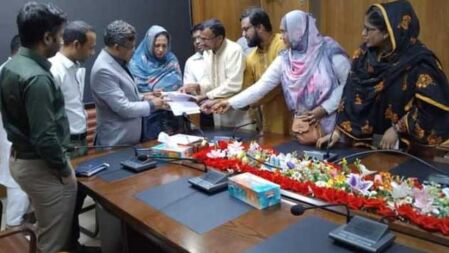 অন্তর্বর্তী সরকারের কাছে শিক্ষকদের উচ্চ বেতন কাঠামো-জাতীয়করণের দাবি