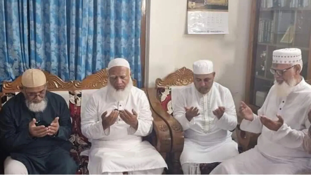 সমবেদনা জানাতে নিহত লেফটেন্যান্ট তানজিমের বাড়িতে জামায়াতের আমির