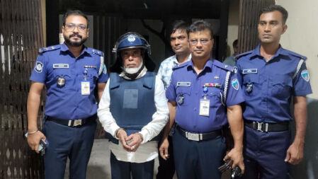 সাবেক গণপূর্তমন্ত্রীর ঘনিষ্ঠ সহচর গ্রেপ্তার