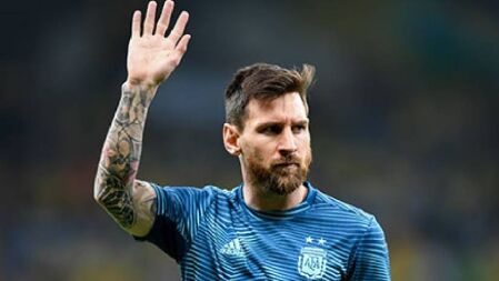 অবসরের ইঙ্গিত দিলেন লিওনেল মেসি