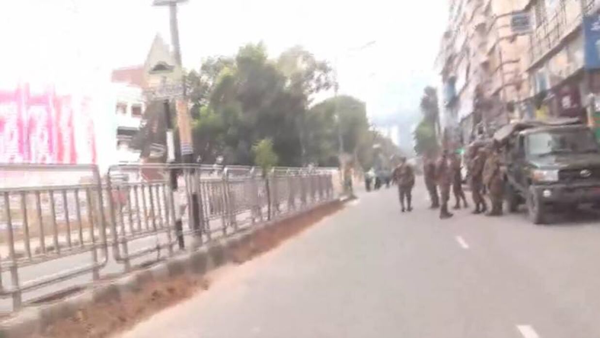 সাকিবের পক্ষে-বিপক্ষে ধাওয়া পাল্টা ধাওয়া, নিয়ন্ত্রণে সেনাবাহিনী