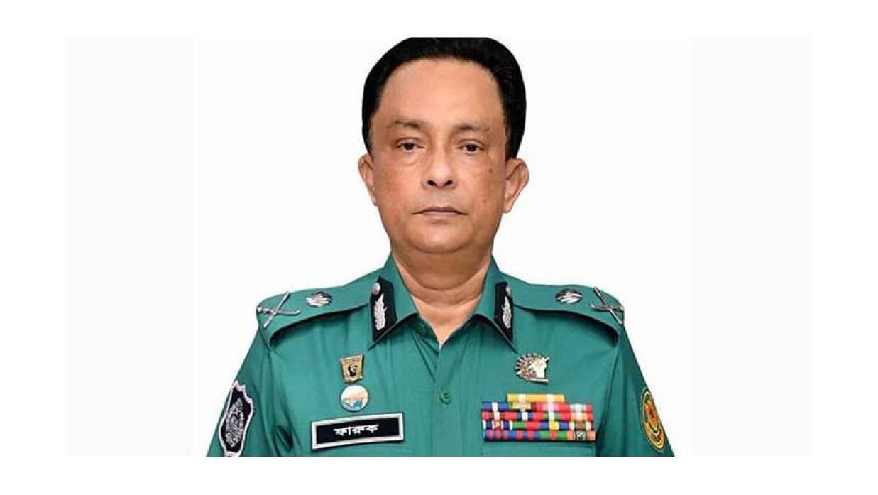 দেশত্যাগের সময় বিমানবন্দরে ডিএমপির সাবেক কমিশনার গোলাম ফারুক আটক