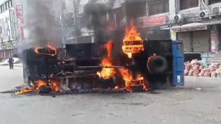 বিভিন্ন দাবিতে পোশাকশ্রমিকদের বিক্ষোভ, সেনা ও পুলিশের গাড়িতে আগুন