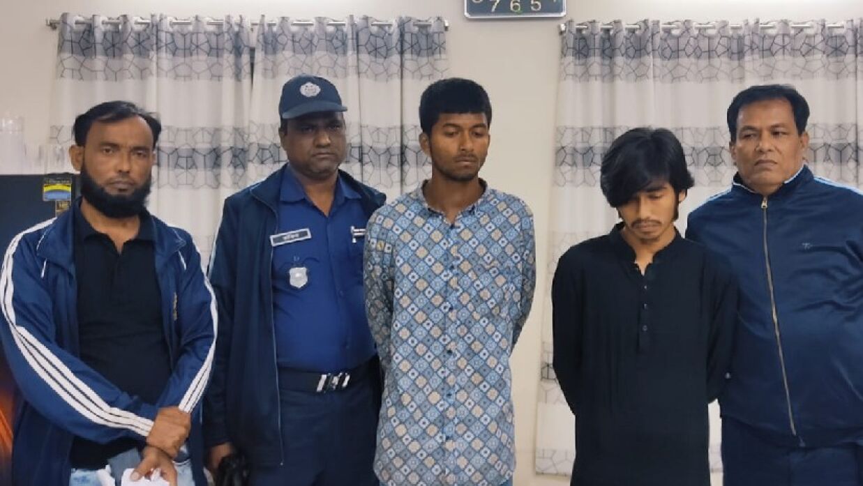 পবিপ্রবিতে মাদক সরবরাহের সময় ৩ বহিরাগত আটক