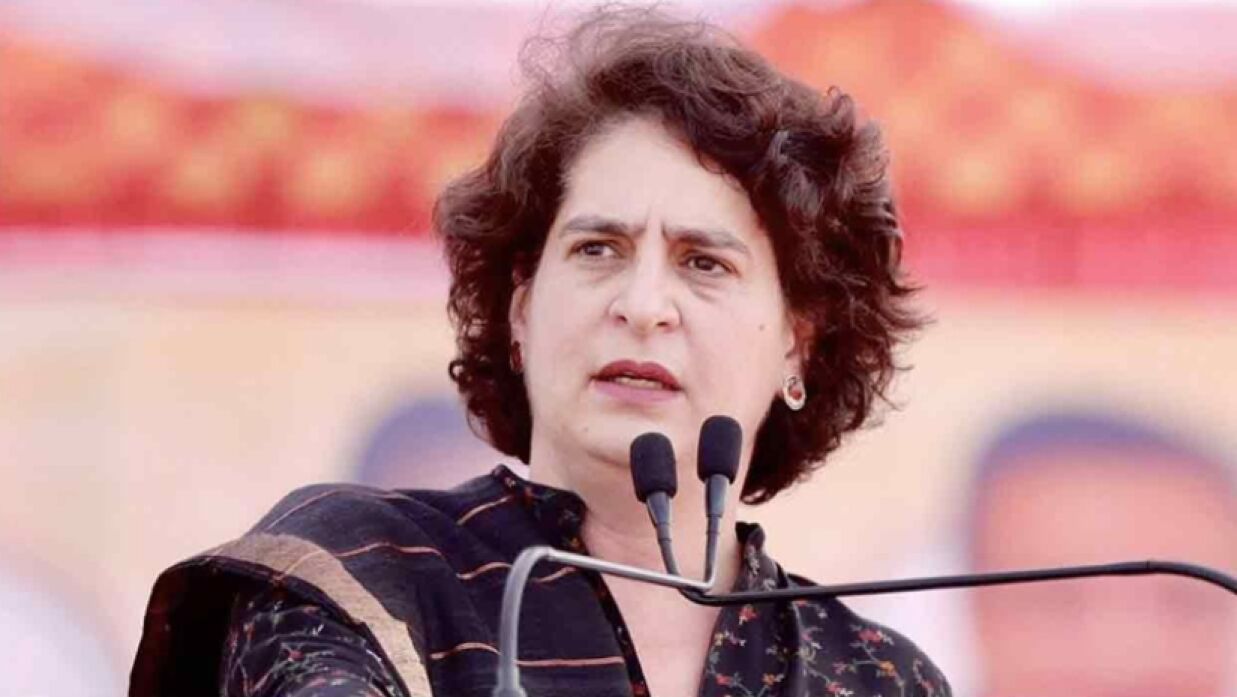 বাংলাদেশের পরিস্থিতি নিয়ে যা বললেন প্রিয়াঙ্কা গান্ধী