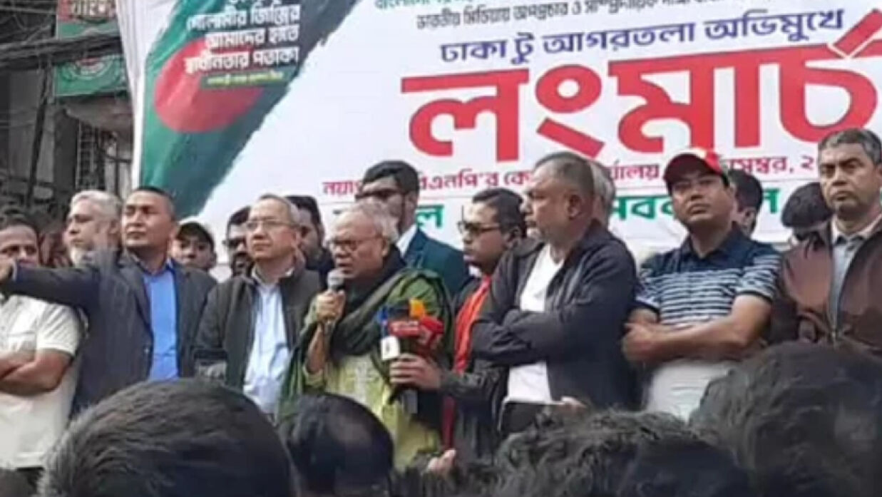 ‘পিন্ডির কাছ থেকে স্বাধীনতা এনেছি, দিল্লির কাছে বিকিয়ে দেব না’