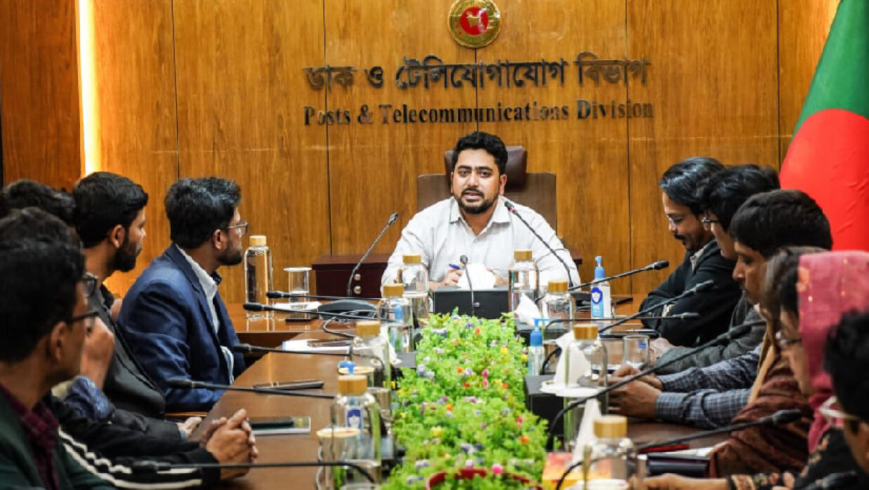 সংবাদ প্রচারের পূর্বে তথ্য যাচাইয়ের কথা বললেন উপদেষ্টা নাহিদ