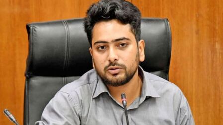 চাকরিবিধি লঙ্ঘনকারী আমলাদের বিরুদ্ধে ব্যবস্থা নেওয়া হবে: উপদেষ্টা নাহিদ