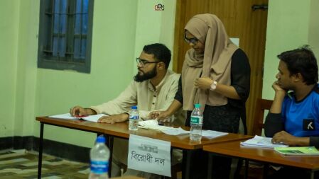 চুয়েটে আন্তঃবিভাগ বিতর্ক প্রতিযোগিতায় শ্রেষ্ঠ বিতার্কিক ফাইজুল