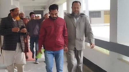 ইবিতে পরীক্ষা দিতে এসে ছাত্রলীগ নেতা আটক