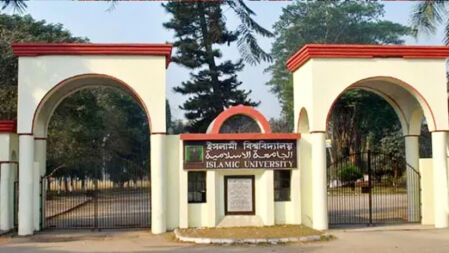 ইবি ছাত্রীর বিরুদ্ধে সমকামিতার অভিযোগ, প্রত্যক্ষদর্শীর বক্তব্যে ধোঁয়াশা