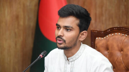 উপদেষ্টাদের কেউ রাজনীতি করলে সরকার থেকে বের হয়ে করবে: আসিফ 