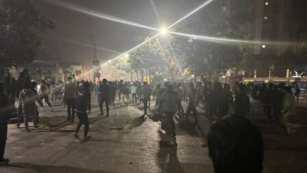 ঢাবি ও সাত কলেজ শিক্ষার্থীদের ধাওয়া পাল্টা ধাওয়া চলছেই
