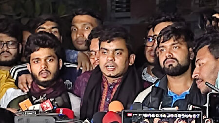 দাবি না মানলে ঢাবির বাস আটকানোর হুঁশিয়ারি সাত কলেজ শিক্ষার্থীদের