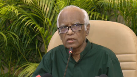 সরকারকে না জানিয়ে ৭ কলেজের অধিভুক্তি বাতিল করেছে ঢাবি: শিক্ষা উপদেষ্টা