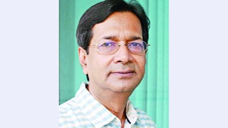 বাংলা একাডেমি পুরস্কার বিতর্ক: পদত্যাগ করলেন সাজ্জাদ শরিফ