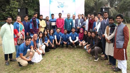 ঢাকা বিশ্ববিদ্যালয়ে প্রথম জাতীয় শান্তি উৎসব