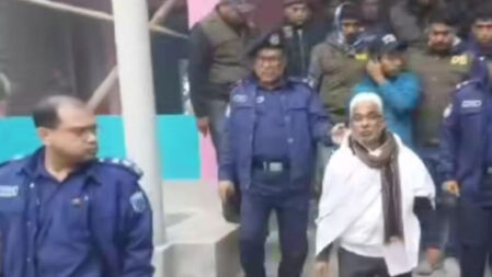 পুলিশের কাছ থেকে ছিনিয়ে নেওয়া সেই আ.লীগ নেতা গ্রেপ্তার