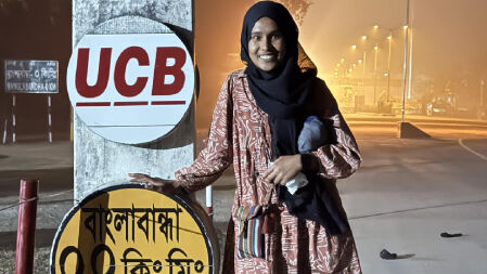 ৫১ দিনে হেঁটে টেকনাফ থেকে তেঁতুলিয়া ভ্রমণ তরুণীর
