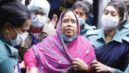 পদোন্নতি পাচ্ছেন ঢাবির আওয়ামীপন্থী বিতর্কিত কর্মকর্তা শারমিন? 
