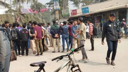 বাকৃবির দুই হলের শিক্ষার্থীদের মধ্যে সংঘর্ষ