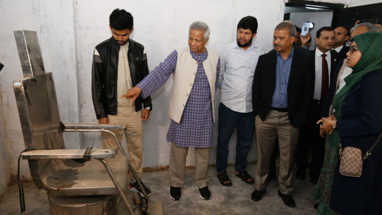 ‘আয়নাঘর’ ঘুরে দেখলেন প্রধান উপদেষ্টা