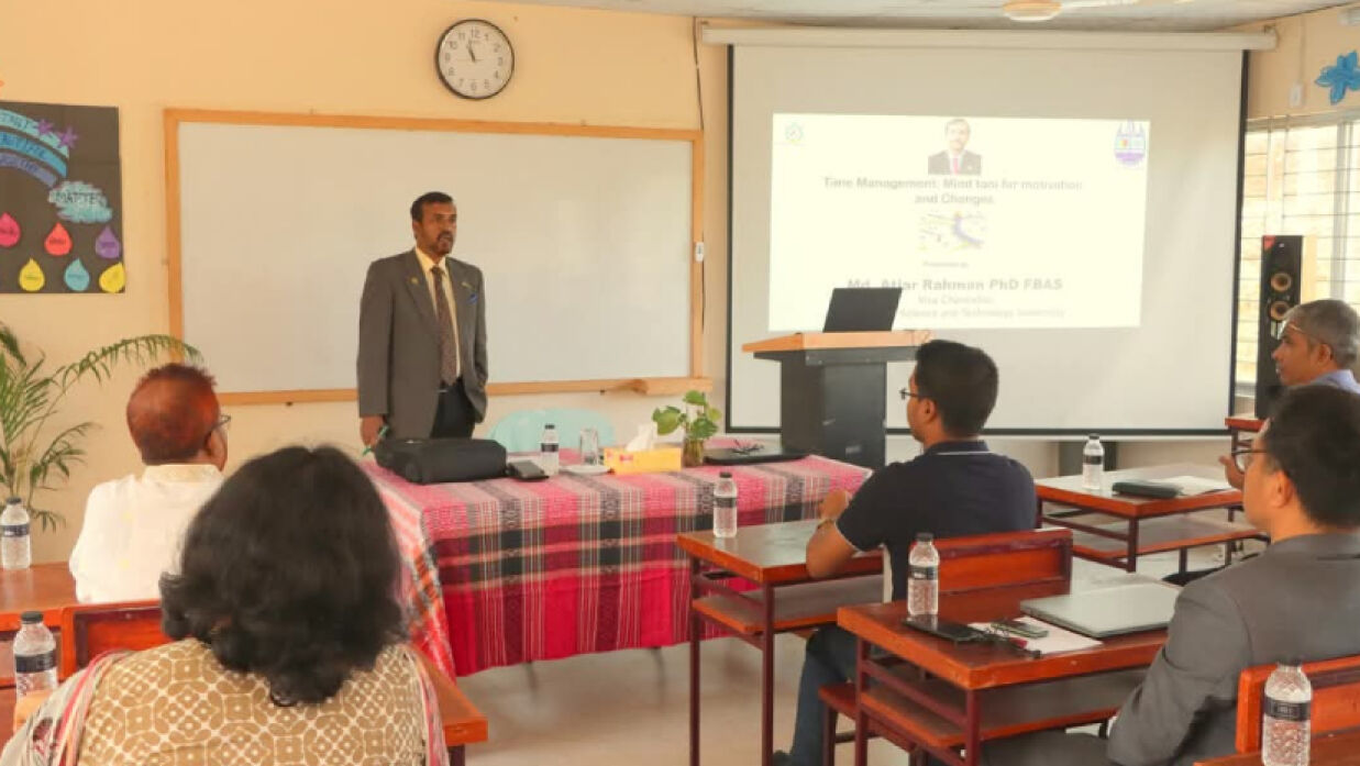 পরিকল্পনা অনুযায়ী কাজ শেষ করার নির্দেশ রাবিপ্রবি উপাচার্যের