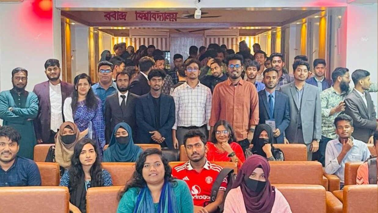 রবীন্দ্র বিশ্ববিদ্যালয়ে পাবলিক স্পীকিং ও প্রেজেন্টেশন বিষয়ক কর্মশালা আয়োজিত