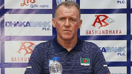 যে কারণে একুশে পদক নিতে যাননি কোচ বাটলার