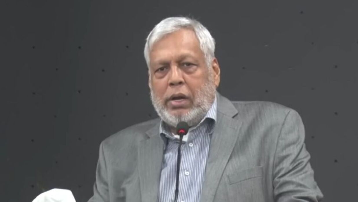 ‘গরমে স্যুট পরে এসির তাপমাত্রা কমানো বন্ধ করুন’