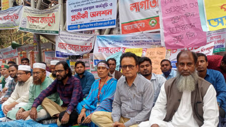 কঠোর আন্দোলনে যাচ্ছেন শিক্ষকরা, স্ত্রী-সন্তানদের ঢাকায় আনার পরিকল্পনা