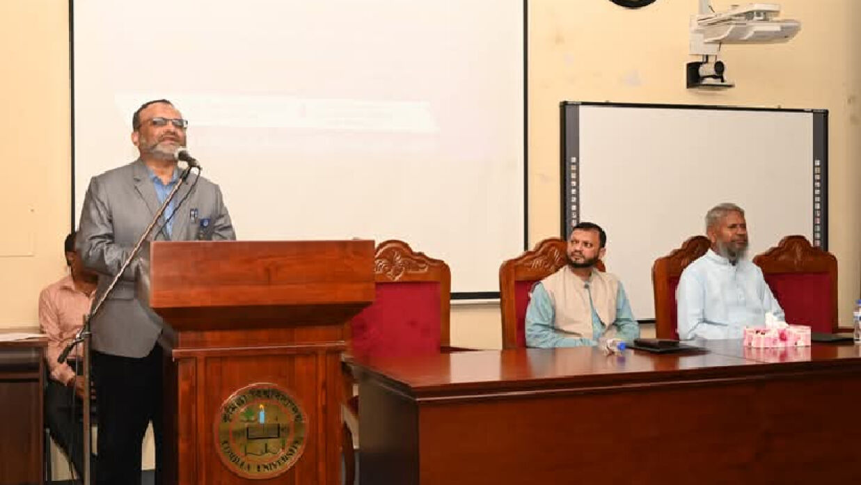 শুধু পদ-পদবি দিয়ে শিক্ষকতা পেশায় টিকে থাকা সম্ভব নয়: ঢাবি ভিসি