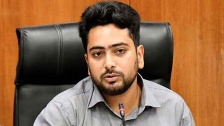 নাহিদ ইসলামের পদত্যাগপত্র গ্রহণ করেছেন রাষ্ট্রপতি