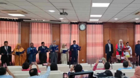 শপথ নিলেন পিএসসির নতুন সাত সদস্য