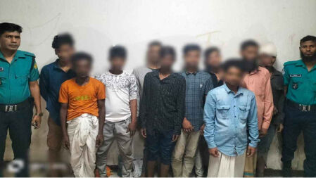 মোহাম্মদপুরে ডাকাত-ছিনতাইকারীসহ গ্রেপ্তার ১০