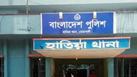 অতিরিক্ত ভাড়া দিতে না চাওয়ায় লঞ্চঘাটে দুই নারী যাত্রীকে পিটিয়ে জখম