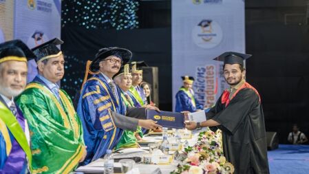 সাউথইস্ট ইউনিভার্সিটি থেকে গ্র্যাজুয়েশন ডিগ্রি পেলেন শহীদ মুগ্ধের ভাই স্নিগ্ধ