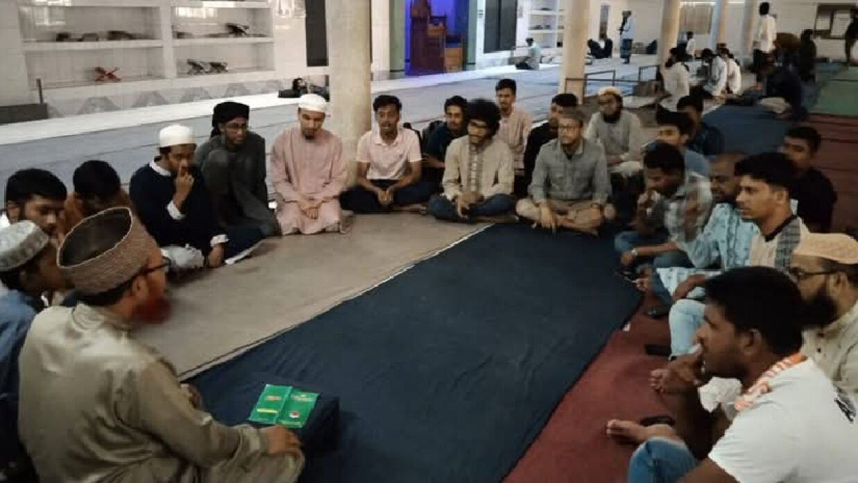 জবিতে রমজানজুড়ে ফ্রি কুরআন শিক্ষা, শিক্ষার্থীদের ব্যাপক সাড়া